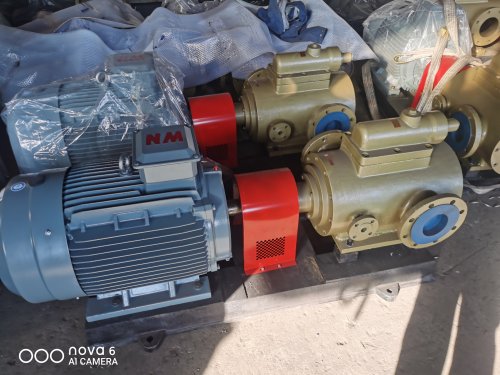 保溫(wen)螺杆瀝青泵